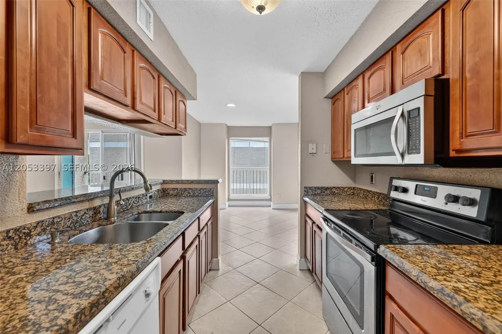 995 Riverside Drive Coral Springs FL 33071