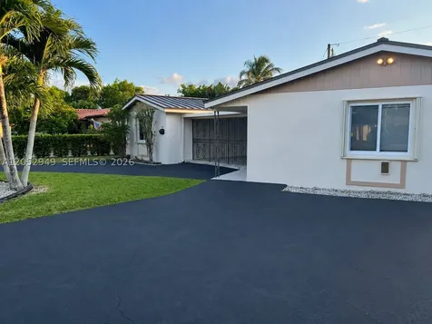 1430 SW 102nd Court Miami FL 33174