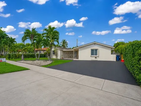1430 SW 102nd Court Miami FL 33174