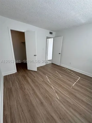 488 NW 165th St Road Miami FL 33169