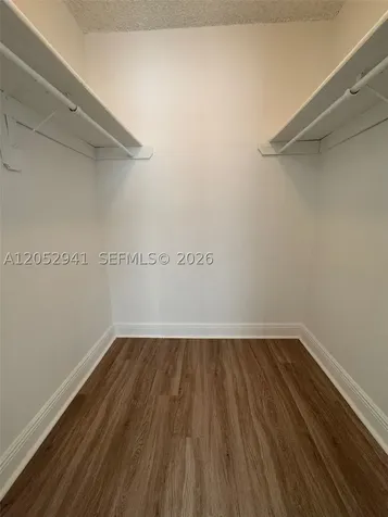 488 NW 165th St Road Miami FL 33169