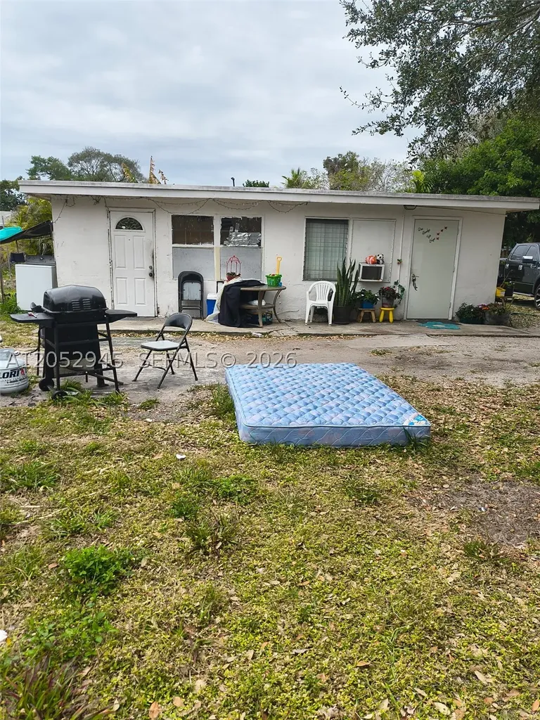 5718 Mckinley Street Hollywood FL 33021