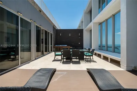 495 Brickell Miami FL 33131