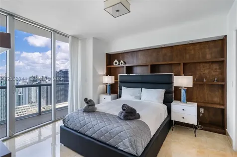 495 Brickell Miami FL 33131