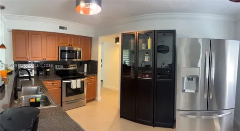6305 Gage Place Miami Lakes FL 33014