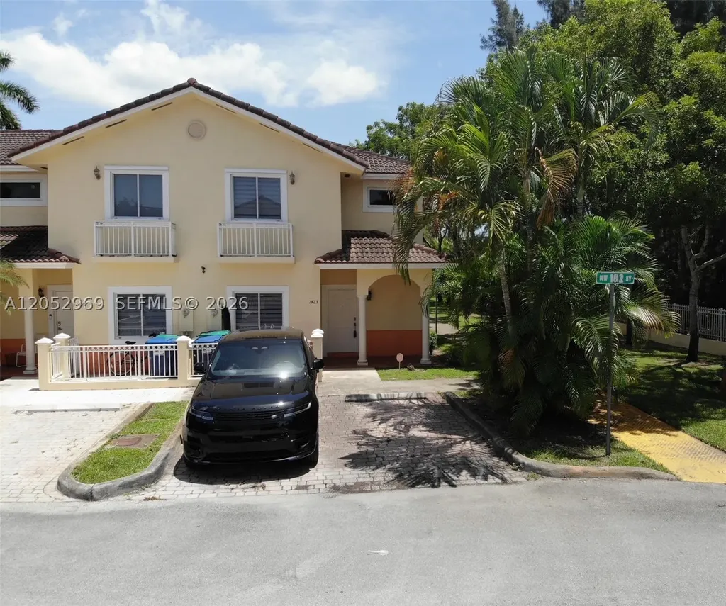 7423 NW 182nd Street Hialeah FL 33015