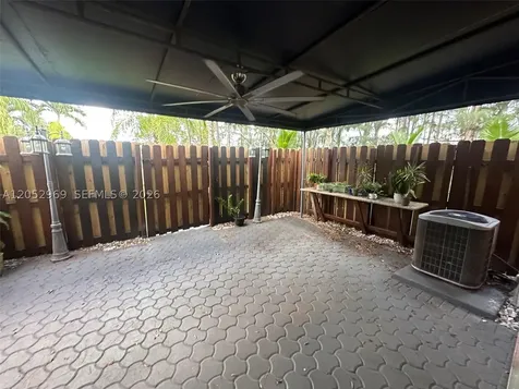 7423 NW 182nd Street Hialeah FL 33015