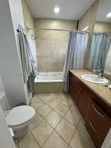 7423 NW 182nd Street Hialeah FL 33015