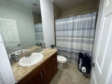 7423 NW 182nd Street Hialeah FL 33015