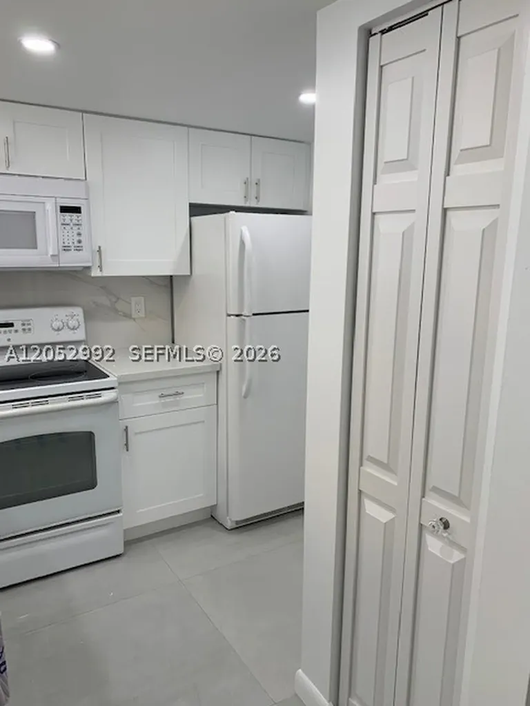 1035 West 77 Th Street Hialeah FL 33014