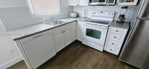 842 Meridian Avenue Miami Beach FL 33139