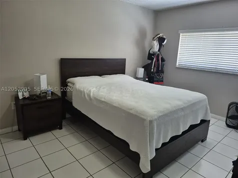 7818 W 34th Lane Hialeah FL 33018