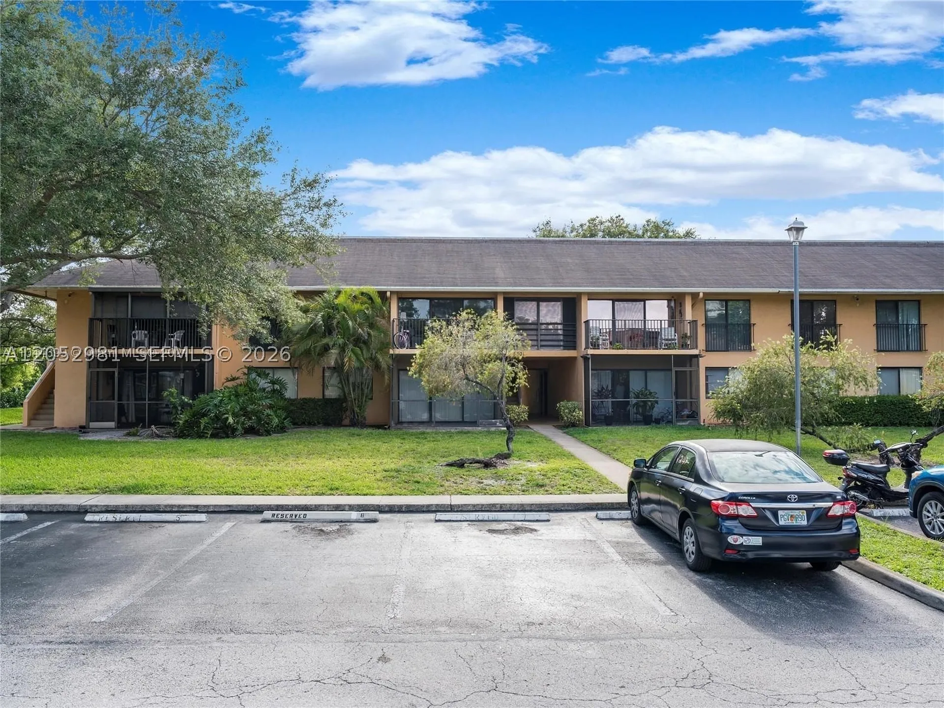 5801 Washington Street Hollywood FL 33023