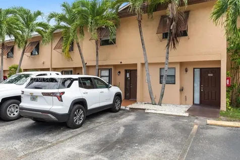 6854 NW 173rd Drive Hialeah FL 33015