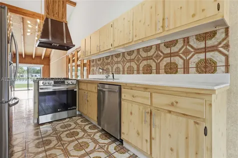 10680 Cherry Avenue Pembroke Pines FL 33026