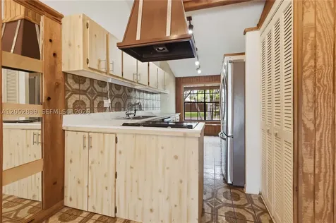10680 Cherry Avenue Pembroke Pines FL 33026