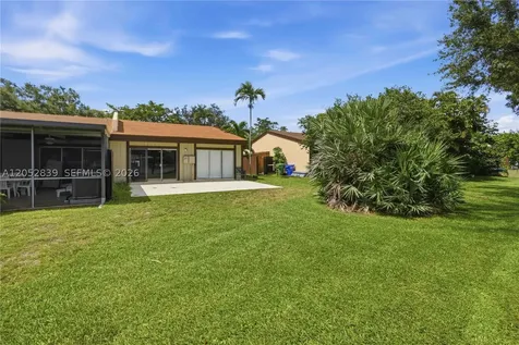 10680 Cherry Avenue Pembroke Pines FL 33026