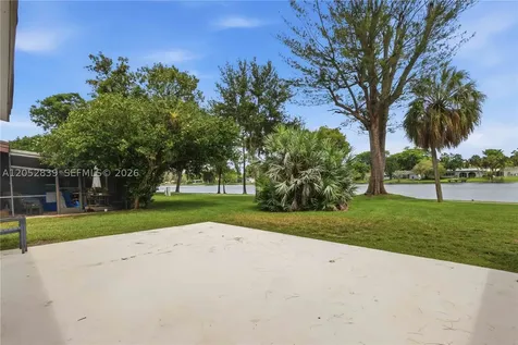 10680 Cherry Avenue Pembroke Pines FL 33026