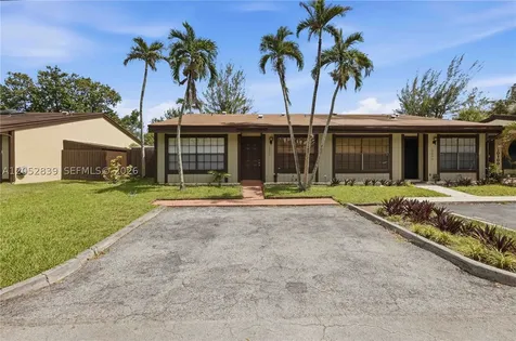 10680 Cherry Avenue Pembroke Pines FL 33026