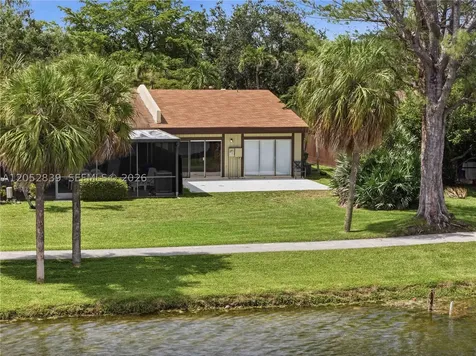 10680 Cherry Avenue Pembroke Pines FL 33026