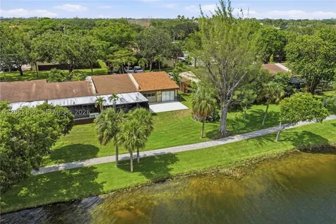 10680 Cherry Avenue Pembroke Pines FL 33026