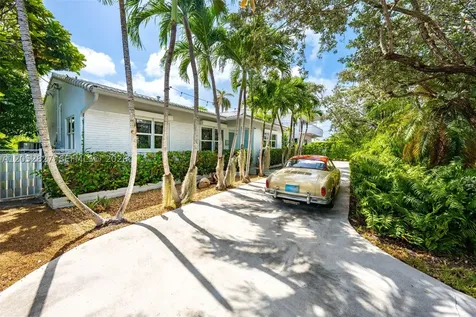 9172 Carlyle Avenue Surfside FL 33154