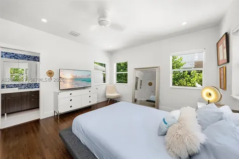 9172 Carlyle Avenue Surfside FL 33154