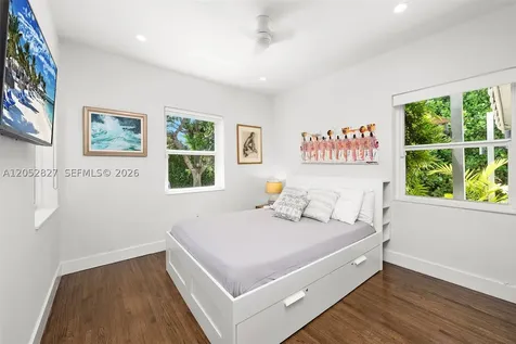 9172 Carlyle Avenue Surfside FL 33154