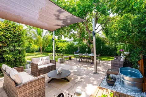 9172 Carlyle Avenue Surfside FL 33154