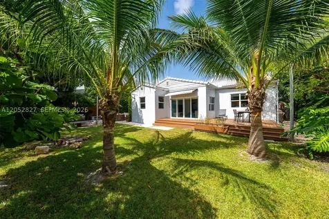 9172 Carlyle Avenue Surfside FL 33154