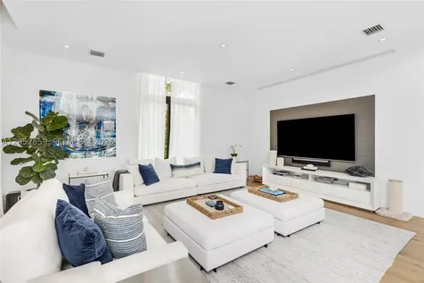 4515 N Michigan Avenue Miami Beach FL 33140