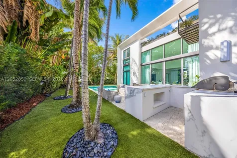 4515 N Michigan Avenue Miami Beach FL 33140