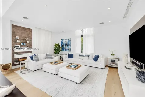 4515 N Michigan Avenue Miami Beach FL 33140