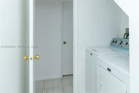 2592 W Saratoga Drive Cooper City FL 33026