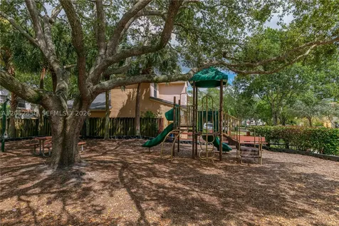 2592 W Saratoga Drive Cooper City FL 33026