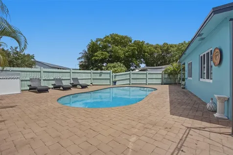 3650 NW 17th Terrace Oakland Park FL 33309