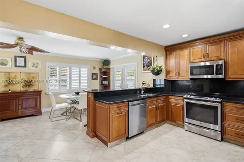 3650 NW 17th Terrace Oakland Park FL 33309