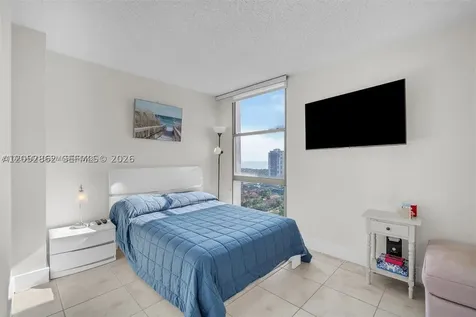 3625 N Country Club Drive Aventura FL 33180