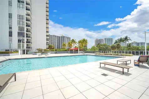 3625 N Country Club Drive Aventura FL 33180