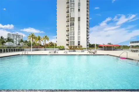 3625 N Country Club Drive Aventura FL 33180