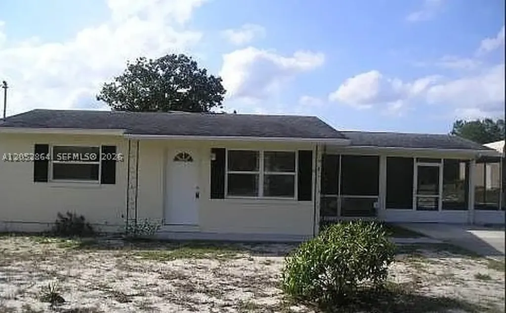 124 Hallmark Avenue Lake Placid FL 33852