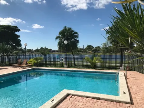 Miami FL 33172