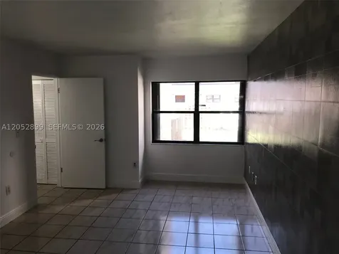 Miami FL 33172