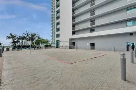 888 Biscayne Boulevard Miami FL 33132