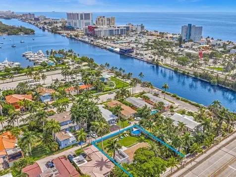 715 Hollywood Boulevard Hollywood FL 33019