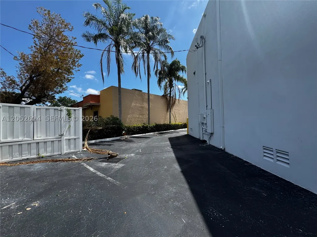 6151 Pembroke Road Hollywood FL 33023