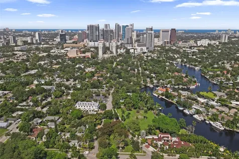417 SW 13th Terrace Fort Lauderdale FL 33312