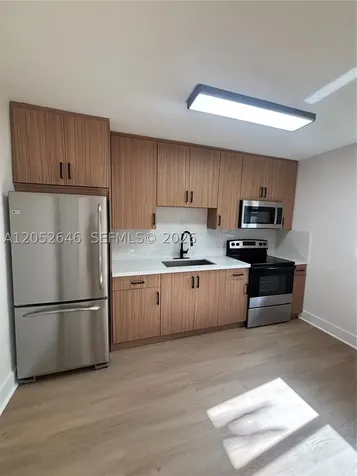 1353 NW 5th Street Miami FL 33125