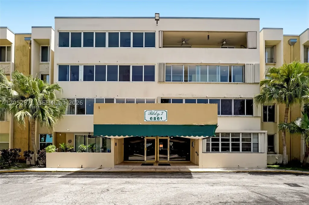 6861 SW 147th Avenue Miami FL 33193