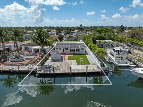 3551 NW 20th Street Miami FL 33142